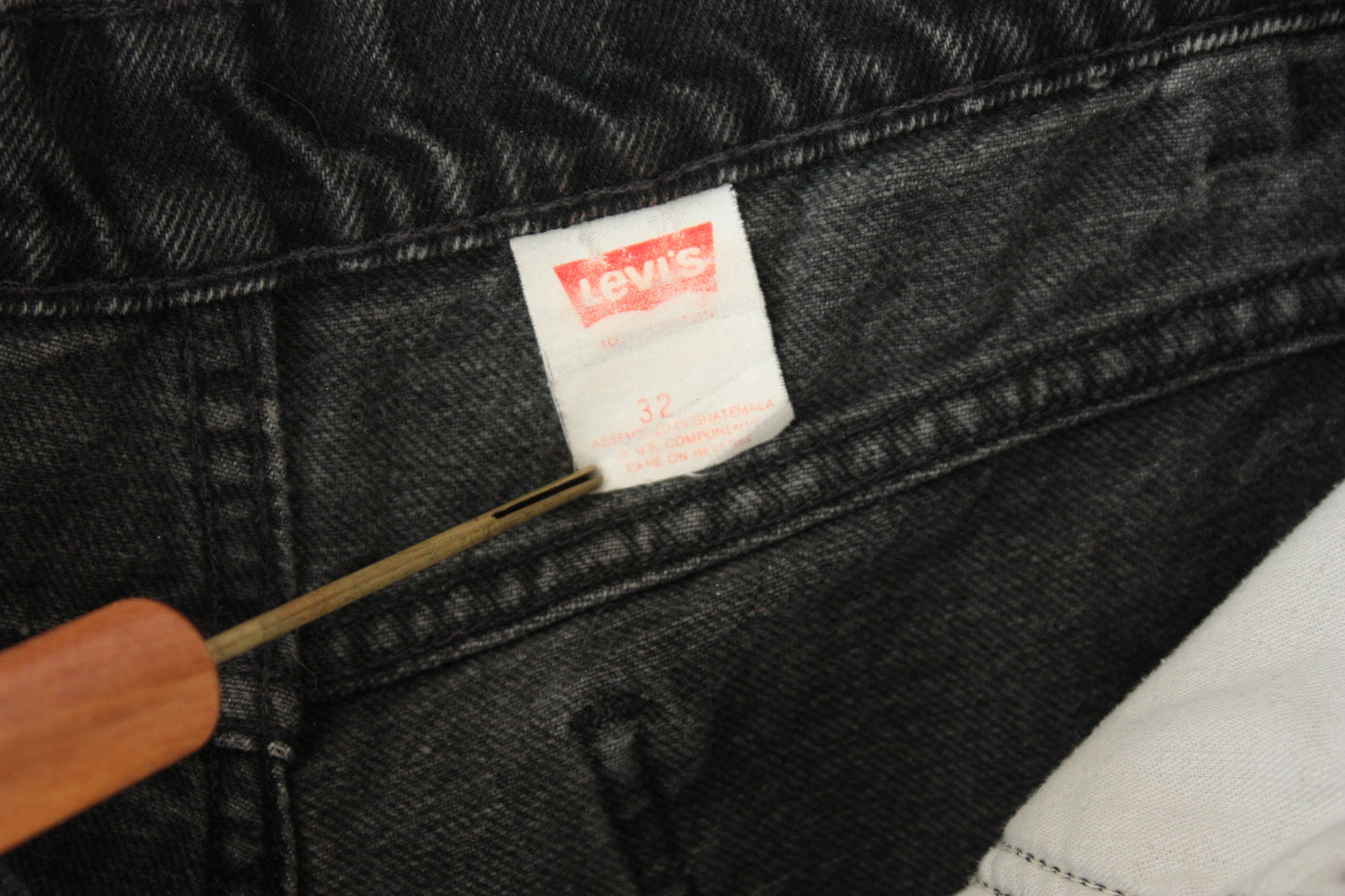 High Waist Black Levi's Shorts Size 4 (small)